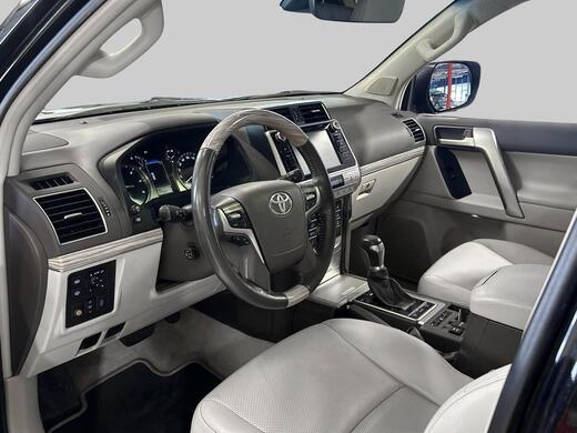 Toyota Land Cruiser vaihtoauto