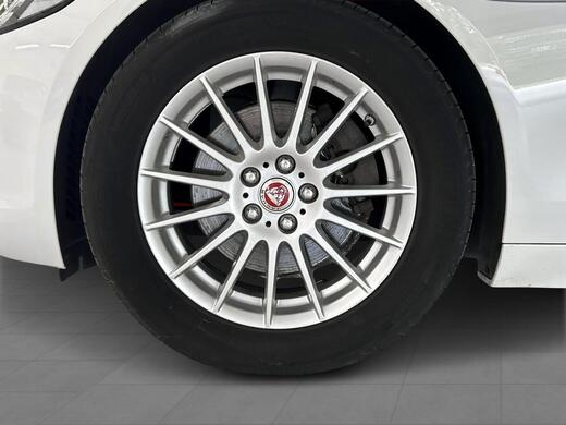 Jaguar XE vaihtoauto