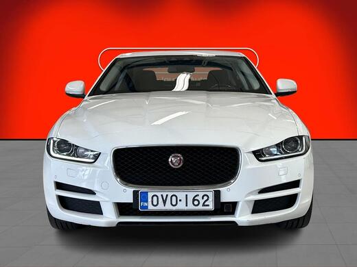 Jaguar XE vaihtoauto
