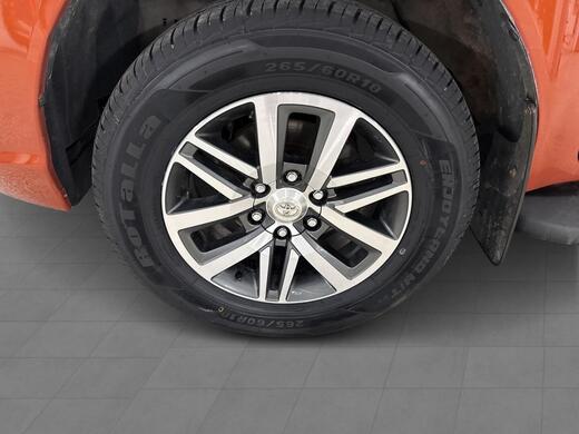 Toyota Hilux vaihtoauto