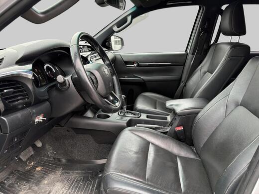 Toyota Hilux vaihtoauto