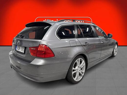 BMW 330 vaihtoauto