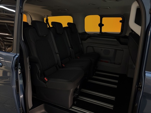 Ford Tourneo Custom vaihtoauto
