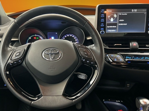 Toyota C-HR vaihtoauto