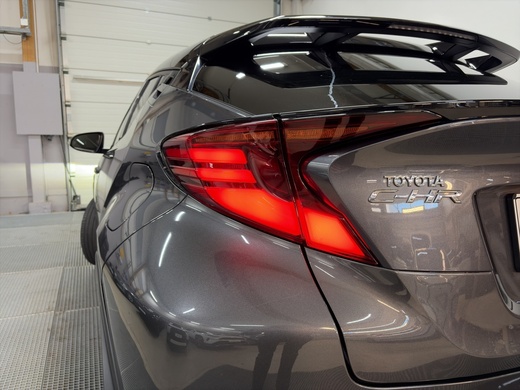 Toyota C-HR vaihtoauto