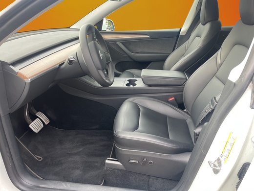 Tesla Model Y vaihtoauto