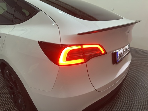 Tesla Model Y vaihtoauto