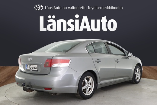 Toyota Avensis vaihtoauto