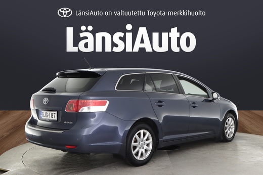 Toyota Avensis vaihtoauto
