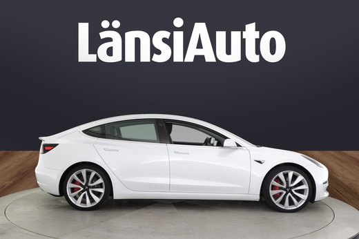 Tesla Model 3 vaihtoauto