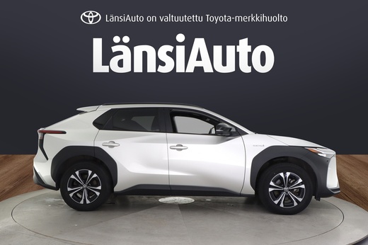 Toyota bZ4X vaihtoauto