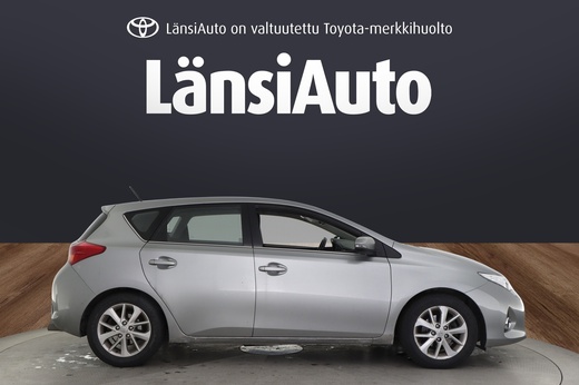 Toyota Auris vaihtoauto
