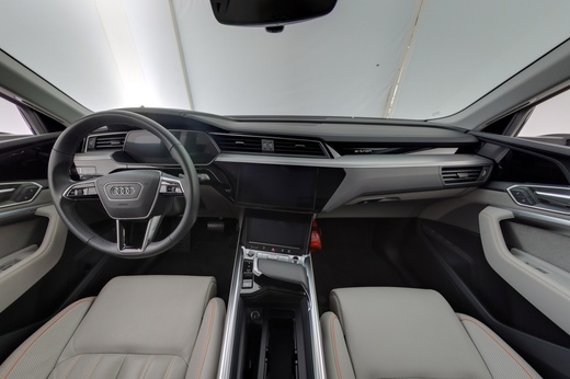Audi Q8 e-tron vaihtoauto