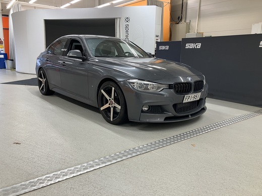 BMW 330 vaihtoauto