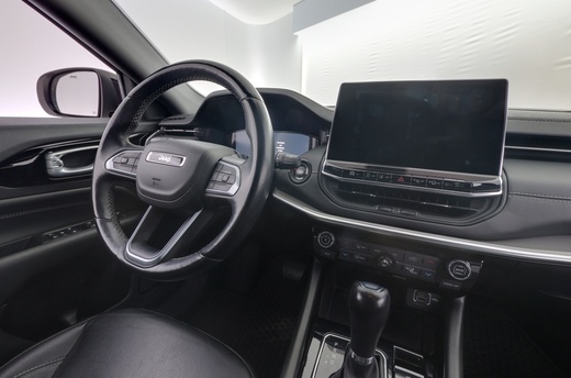 Jeep Compass vaihtoauto