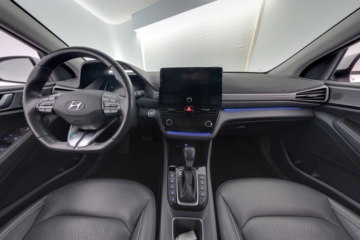 Hyundai IONIQ hybrid vaihtoauto