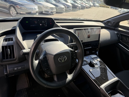 Toyota bZ4X vaihtoauto