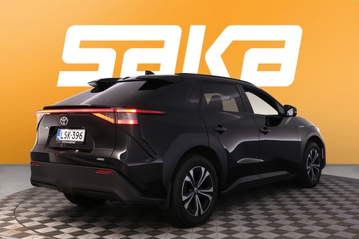 Toyota bZ4X vaihtoauto