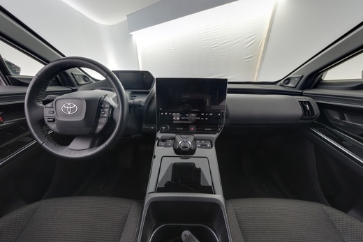 Toyota bZ4X vaihtoauto