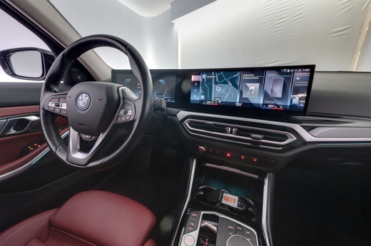 BMW 330 vaihtoauto