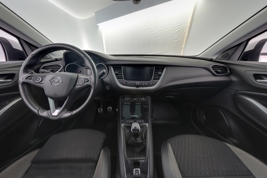 Opel Grandland X vaihtoauto