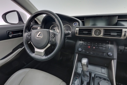 Lexus IS vaihtoauto