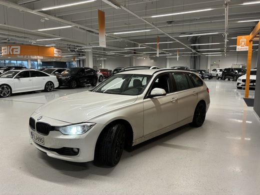 BMW 320 vaihtoauto