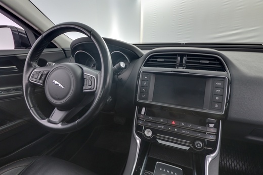 Jaguar XE vaihtoauto