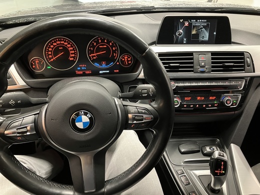 BMW 330 vaihtoauto