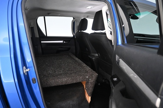 Toyota Hilux vaihtoauto