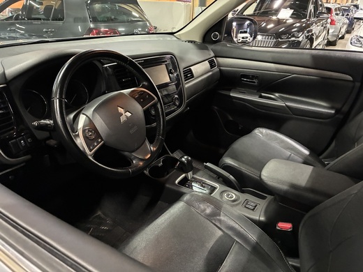 Mitsubishi Outlander vaihtoauto