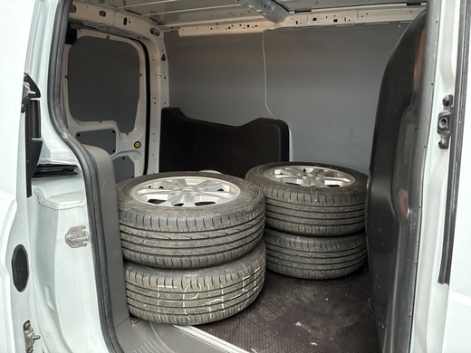 Ford Transit Connect vaihtoauto