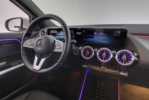 Mercedes-Benz EQA vaihtoauto