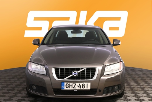 Volvo V70 vaihtoauto