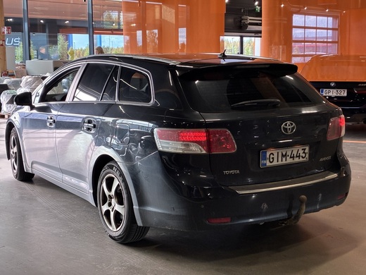 Toyota Avensis vaihtoauto