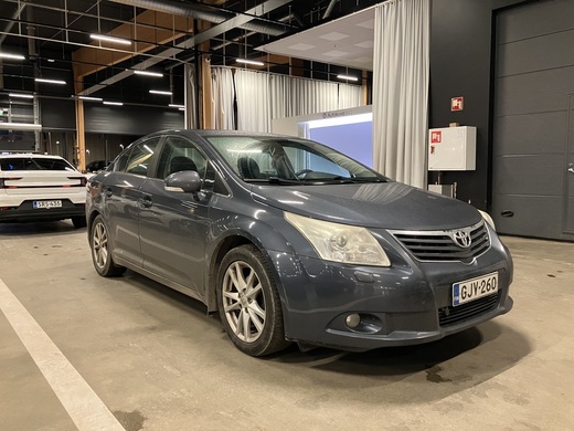 Toyota Avensis vaihtoauto