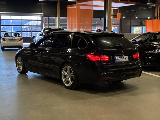 BMW 330 vaihtoauto