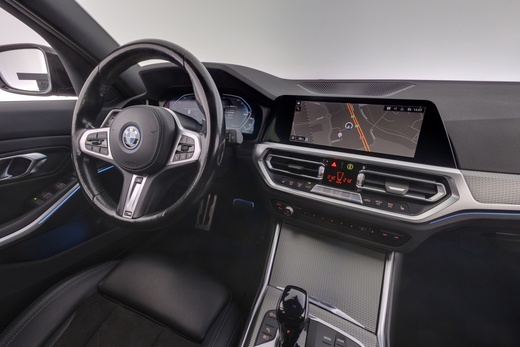 BMW 330 vaihtoauto