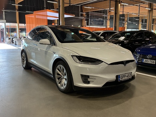 Tesla Model X vaihtoauto
