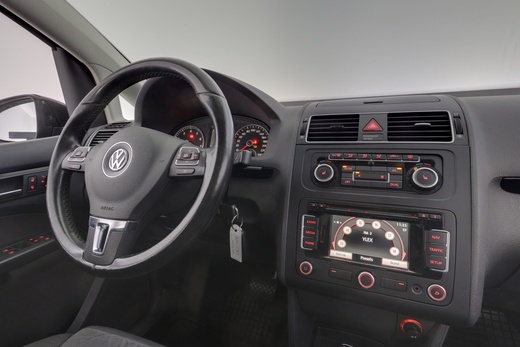 Volkswagen Touran vaihtoauto