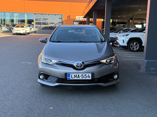Toyota Auris vaihtoauto