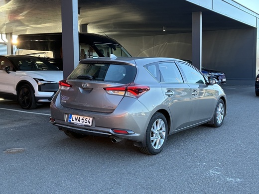 Toyota Auris vaihtoauto