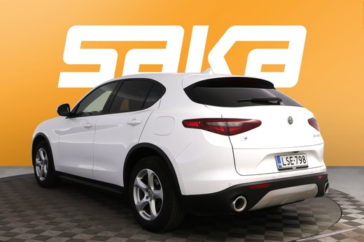 Alfa Romeo Stelvio vaihtoauto