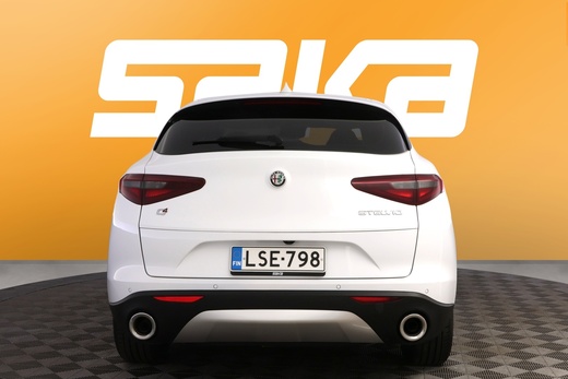 Alfa Romeo Stelvio vaihtoauto
