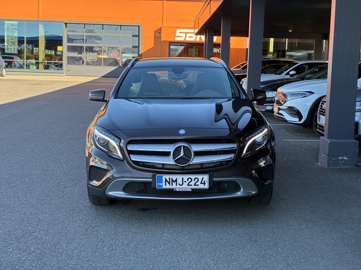 Mercedes-Benz GLA vaihtoauto