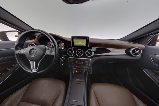 Mercedes-Benz GLA vaihtoauto