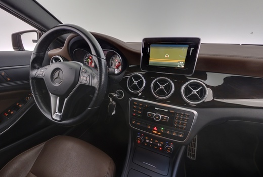 Mercedes-Benz GLA vaihtoauto