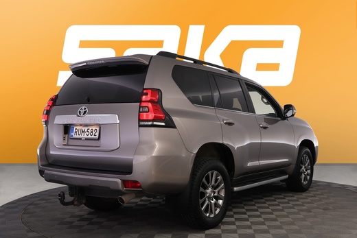 Toyota Land Cruiser vaihtoauto