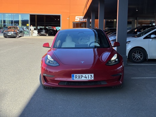 Tesla Model 3 vaihtoauto