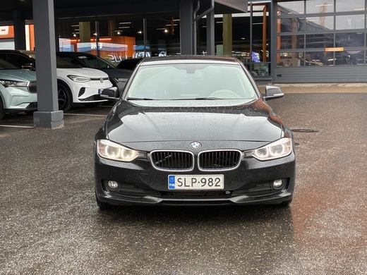 BMW 320 vaihtoauto
